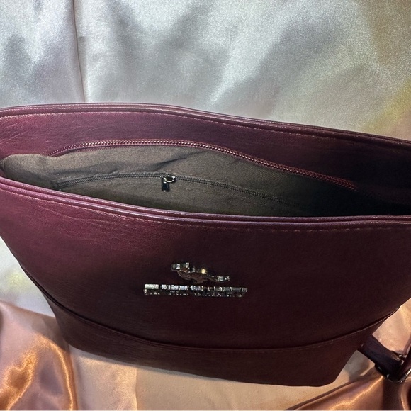 Burgundy Vegan Leather Crossbody Purse – Multi-Compartment Shoulder Bag NWOT - Picture 8 of 11
